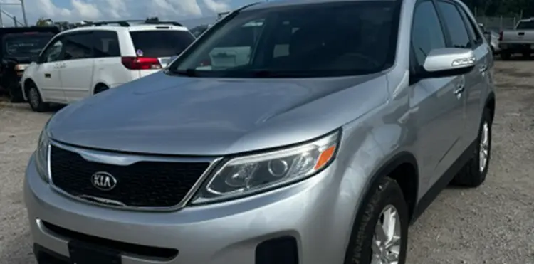 2014 Kia Sorento Silver Front Right View