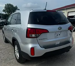 2014 Kia Sorento Silver Back Left View