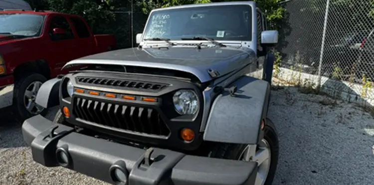 2015 Jeep Wrangler front left view