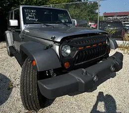 2015 Jeep Wrangler front right view