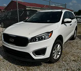 2017 Kia Sorento White Front Right View