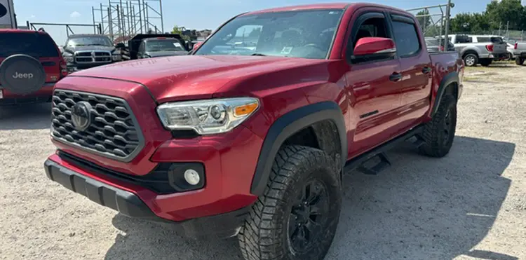 2017 Toyota Tacoma Front Right View