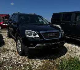 2012 GMC Acadia front right view